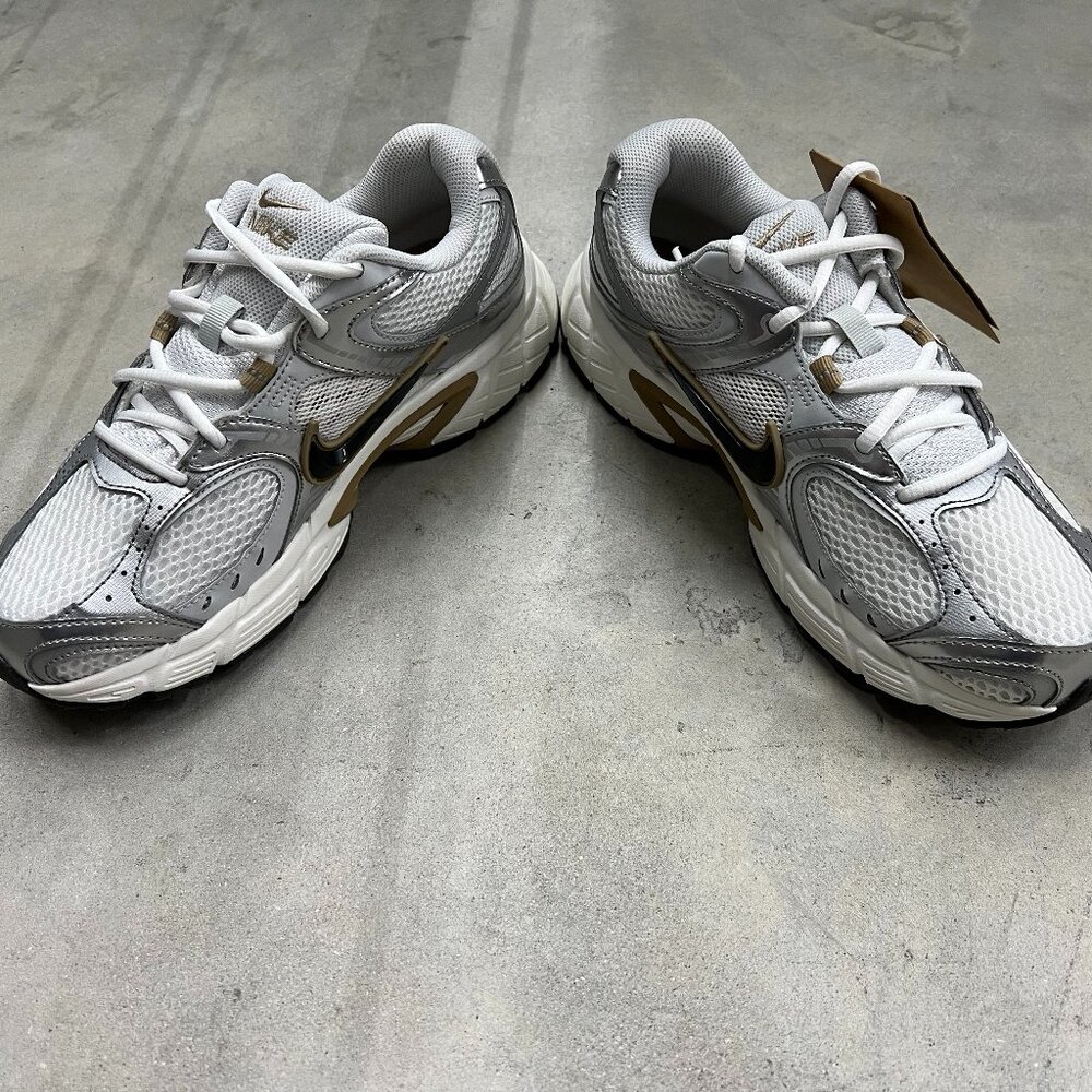 Nike V5 RNR Men's Parachute Beige Metallic Pewter HJ5228-102 - New - Picture 5 of 6